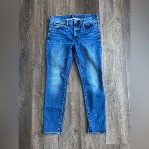 Gap Jeans. True Skinny. Women’s size 8/29 Short. Dark wash.